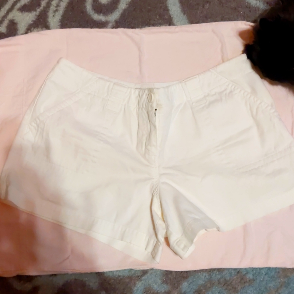 NY & co sz 12 white shorts